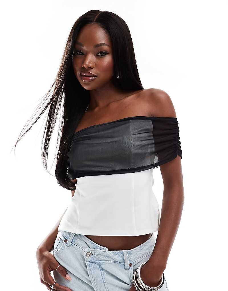 

Белоснежный укороченный топ с черной сетчатой ​​отделкой ASOS DESIGN