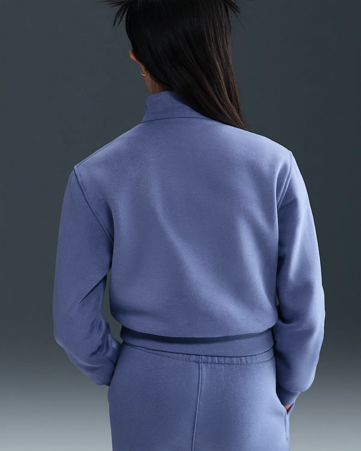 Детская (девочки) длинная футболка Nike Sportswear Club Fleece с полузастежкой-молнией, World Indigo/White — фото 2