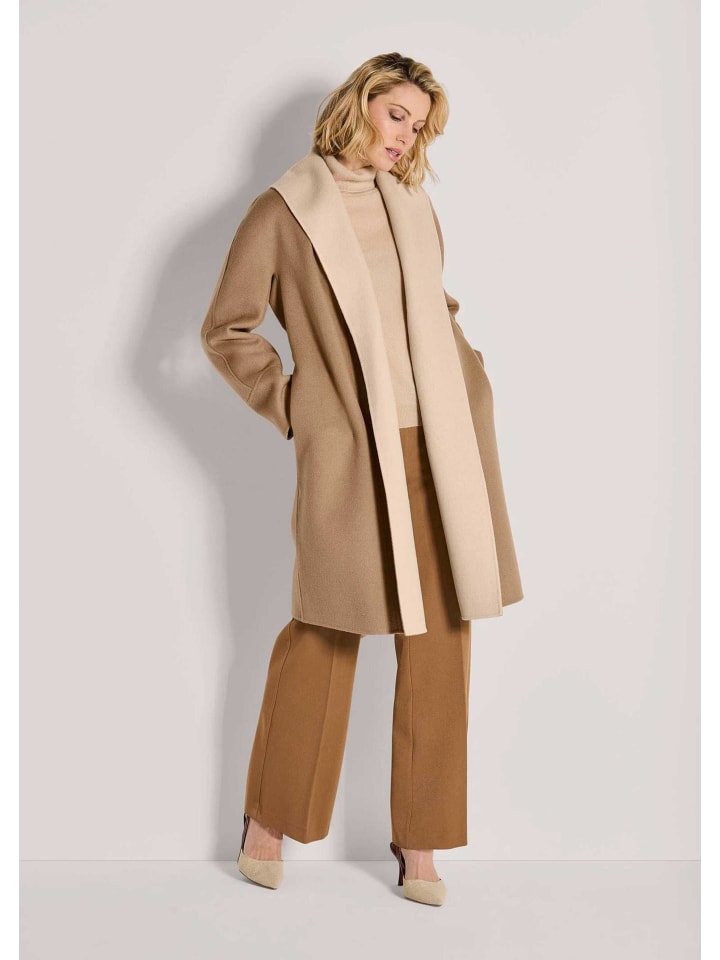 

MADELEINE Элегантное кашемировое пальто карамельного/бежевого цвета