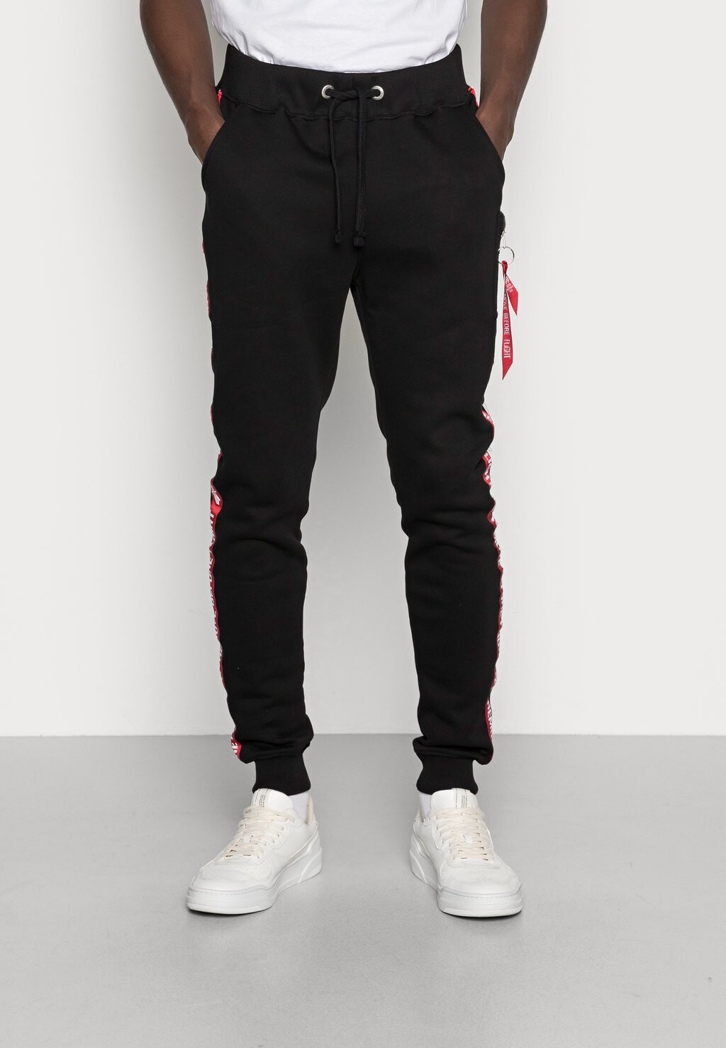 

Спортивные брюки Jogger Tape Alpha Industries, черный