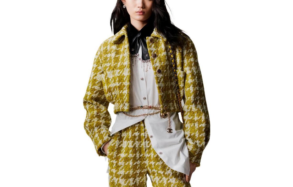 

Укороченное пальто женское желтое Chanel