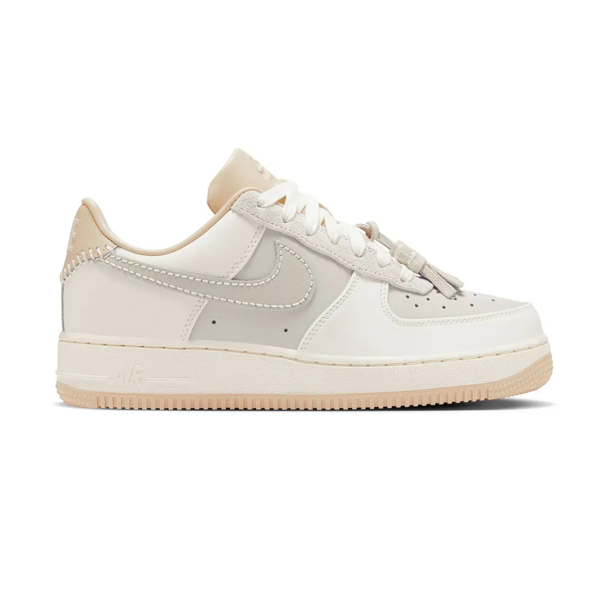 

Женская повседневная обувь WMNS AIR FORCE 1 '07 Nike, цвет default