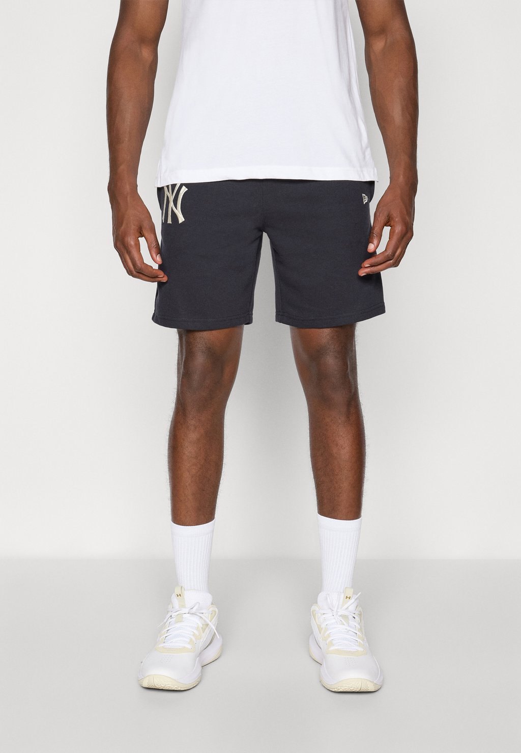 

Спортивные шорты MLB NEW YORK YANKEES GRAPHIC SHORT - Club wear New Era, темно-синий
