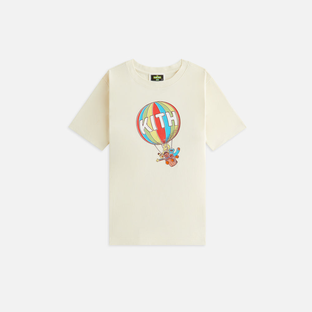 

Футболка Kith Kids for Sesame Street Air Balloon Tee, цвет Sandrift