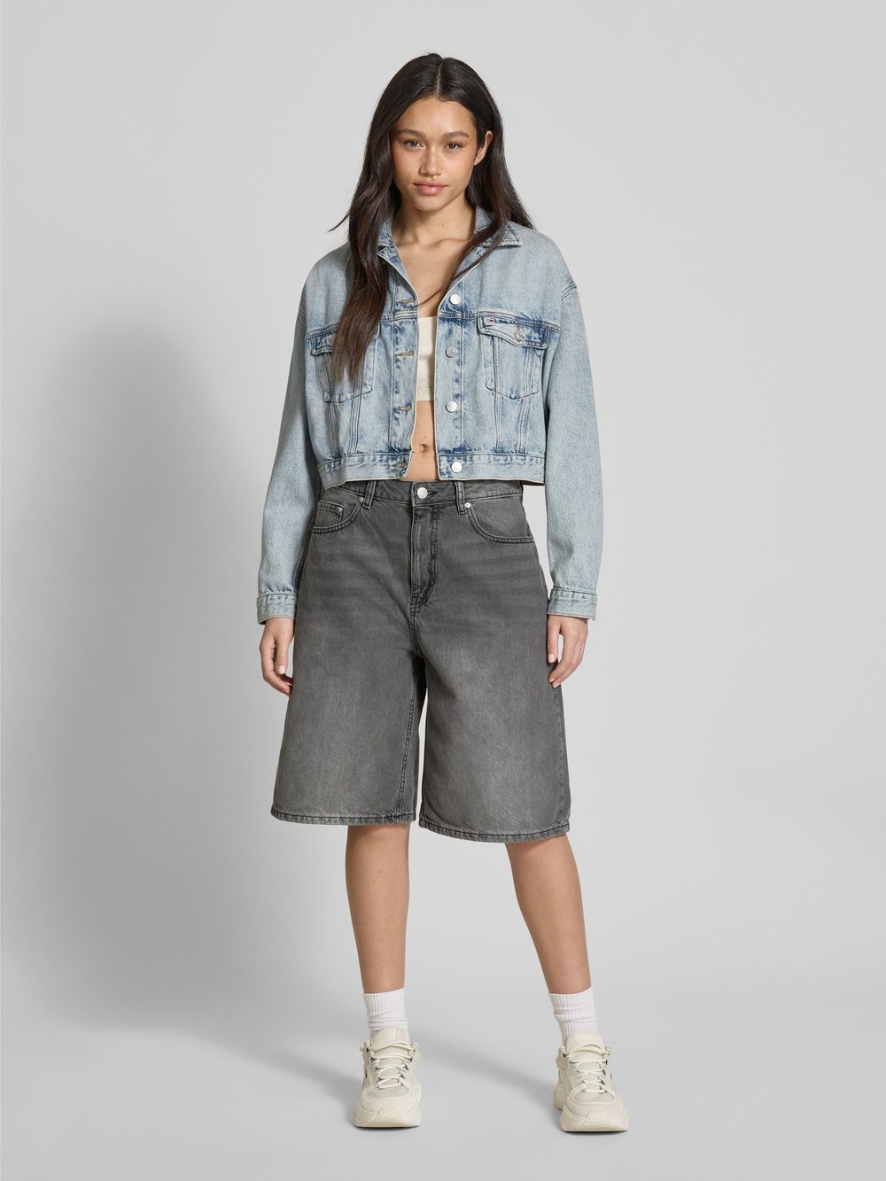 

Джинсовая куртка оверсайз из смеси хлопка и лиоцелла Tommy Jeans, светло-голубой