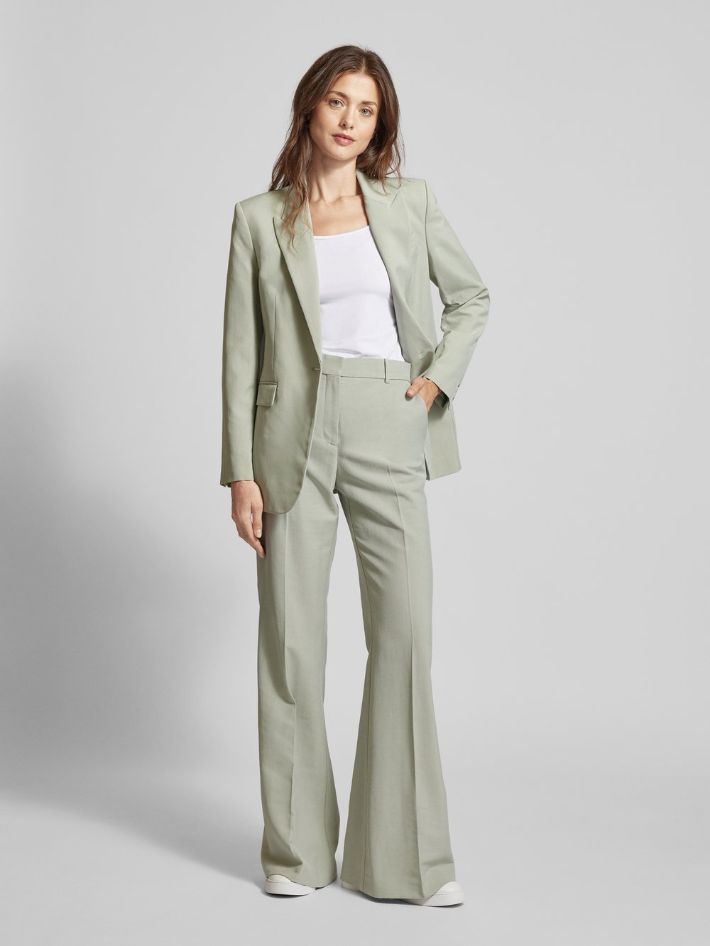 

Расклешенные брюки оверсайз со складками, модель «ERBA» Mango