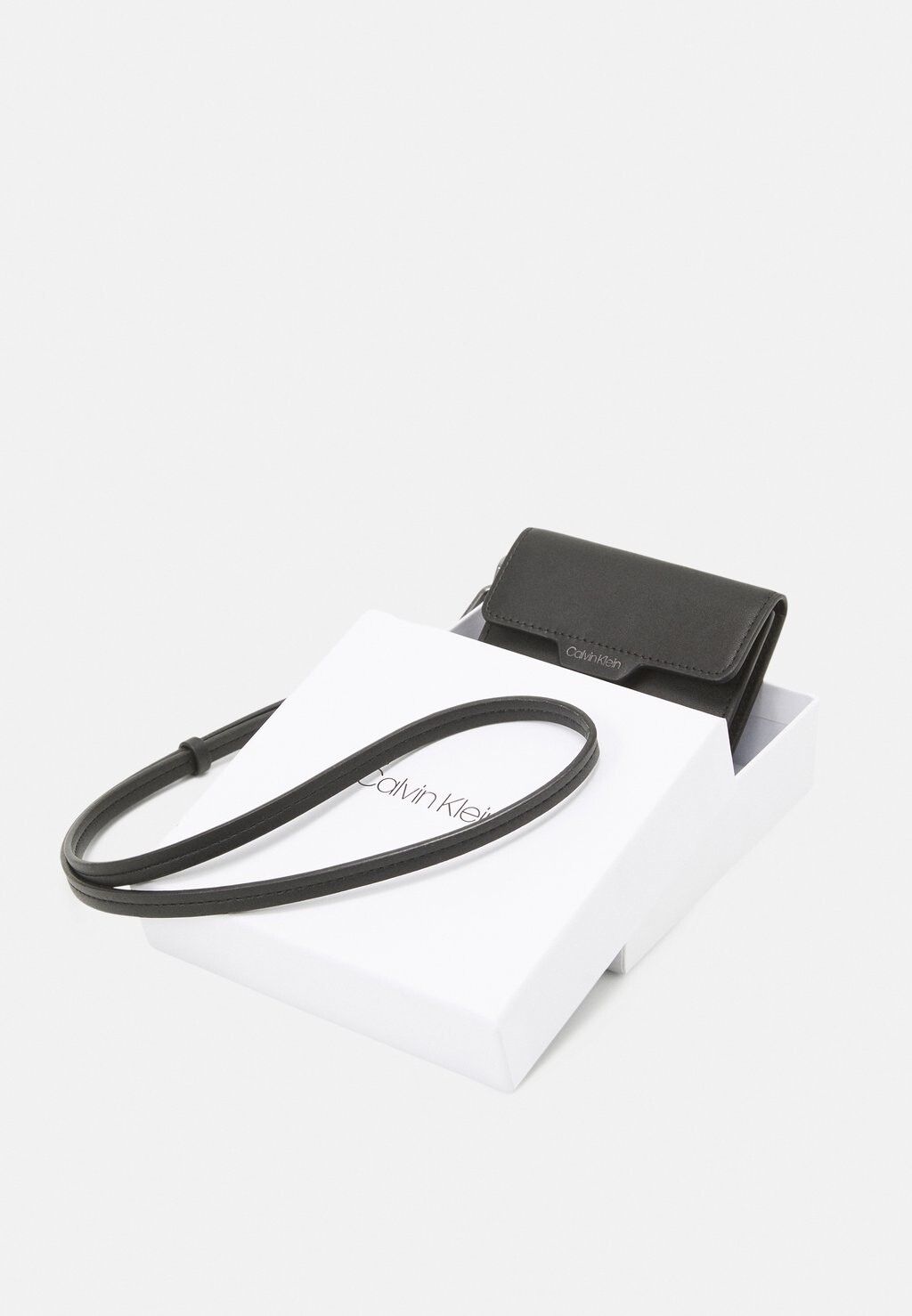 

Кошелек WEARABLE HOLDER UNISEX Calvin Klein, черный
