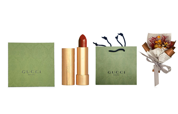 

Набор матовой помады из трех штук с сухоцветами Pouring Color, легко растушевывается, стойкий макияж GUCCI