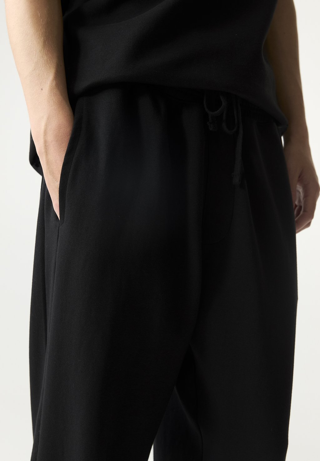 

Спортивные брюки PULL&BEAR, черный