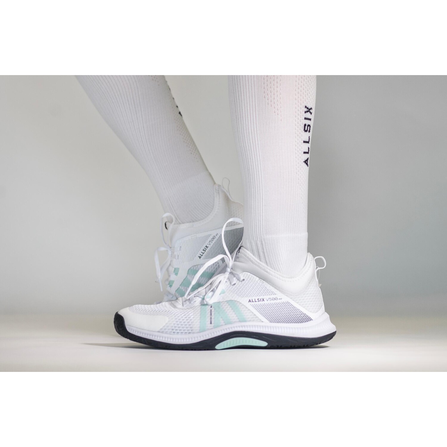 Волейбольные кроссовки FIT 500 женские белые/зеленые ALLSIX, белый/пастельный мятно-серый/черно-синий — фото 3