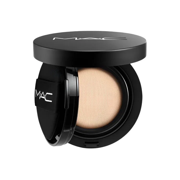 Женская тональная основа с длительным покрытием 24H Roll King Air Cushions MAC, Cool White Tone