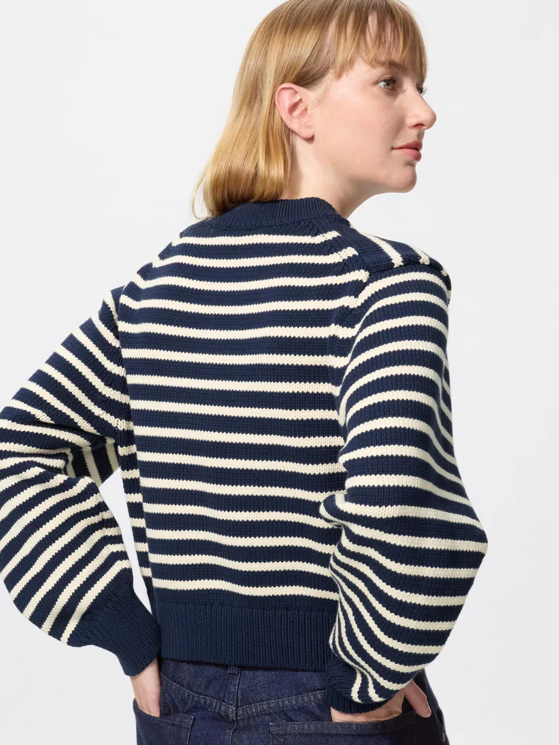 Свитер Uniqlo, укороченный крой, темно-синий — фото 3
