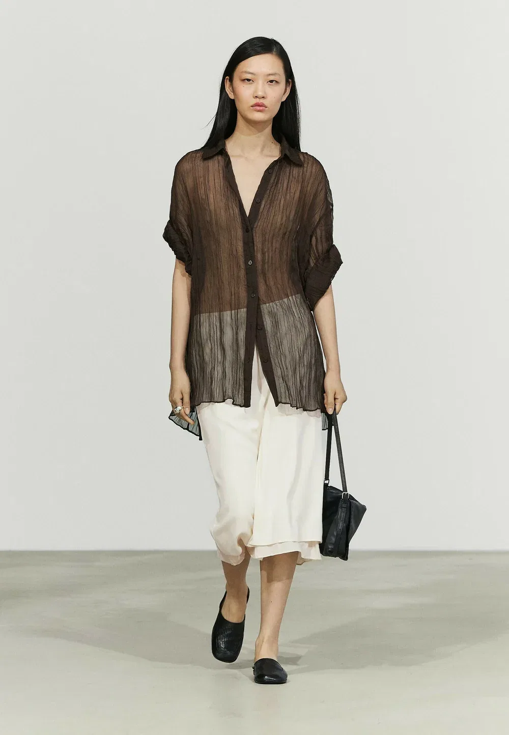 Плиссированная рубашка в стиле «тотальный образ» - блузка на пуговицах Massimo Dutti, Dark Brown
