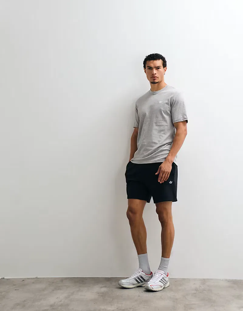 Футболка Adidas Originals Essential стандартного кроя серого — фото 4
