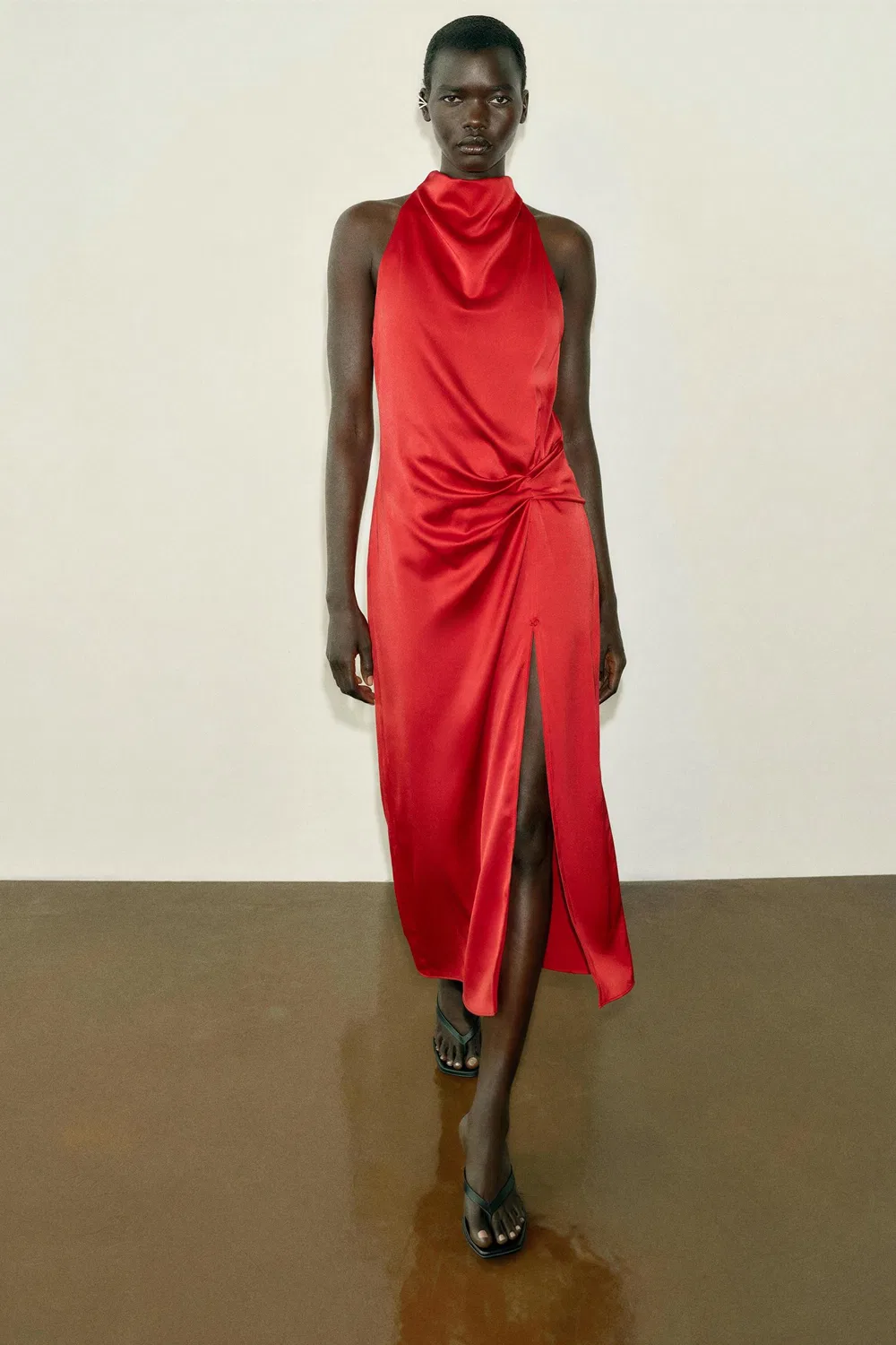 Атласное платье миди с завязками на шее ZARA, Red — фото 4