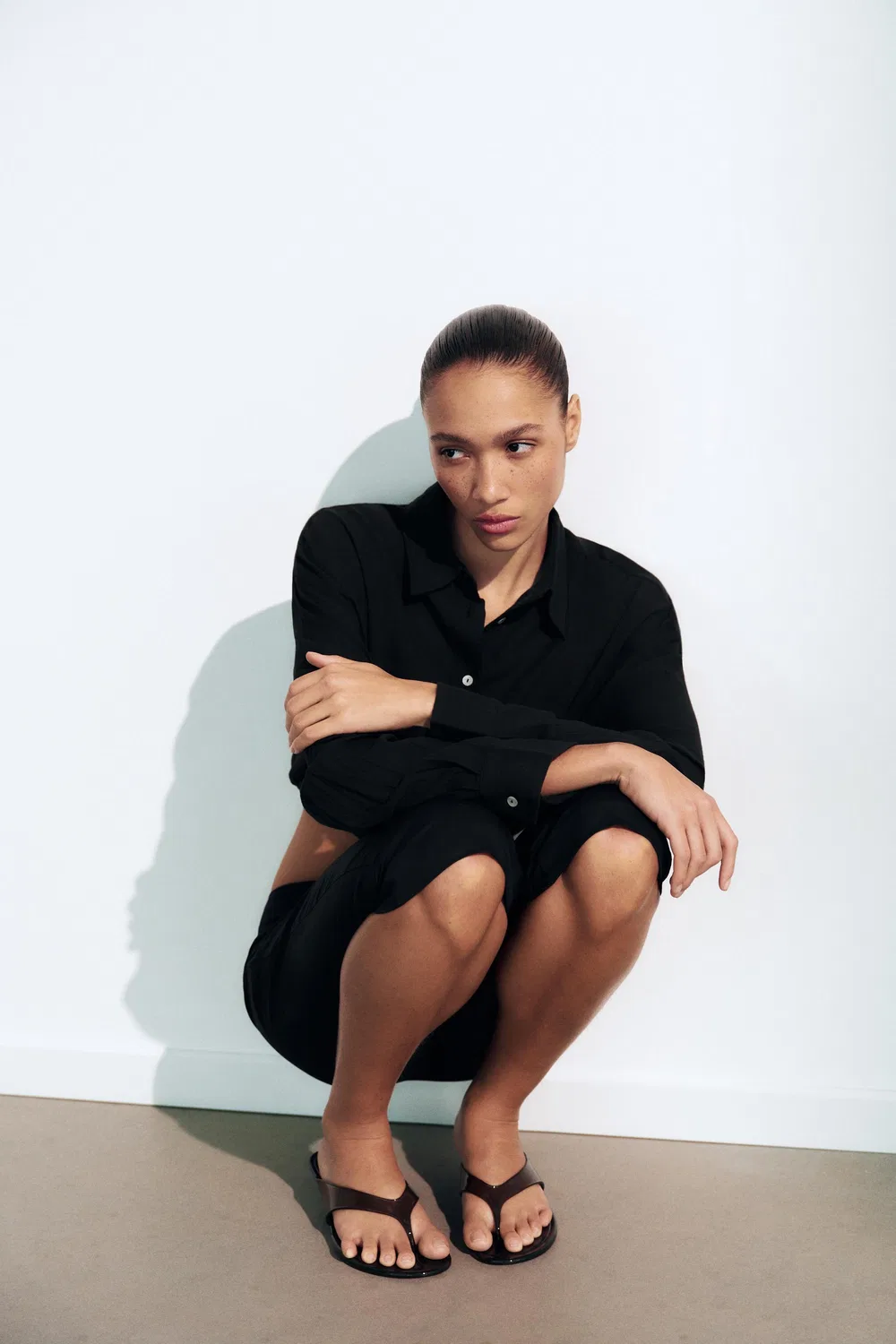 Укороченная шифоновая рубашка с регулируемым шнурком ZARA, Black — фото 4