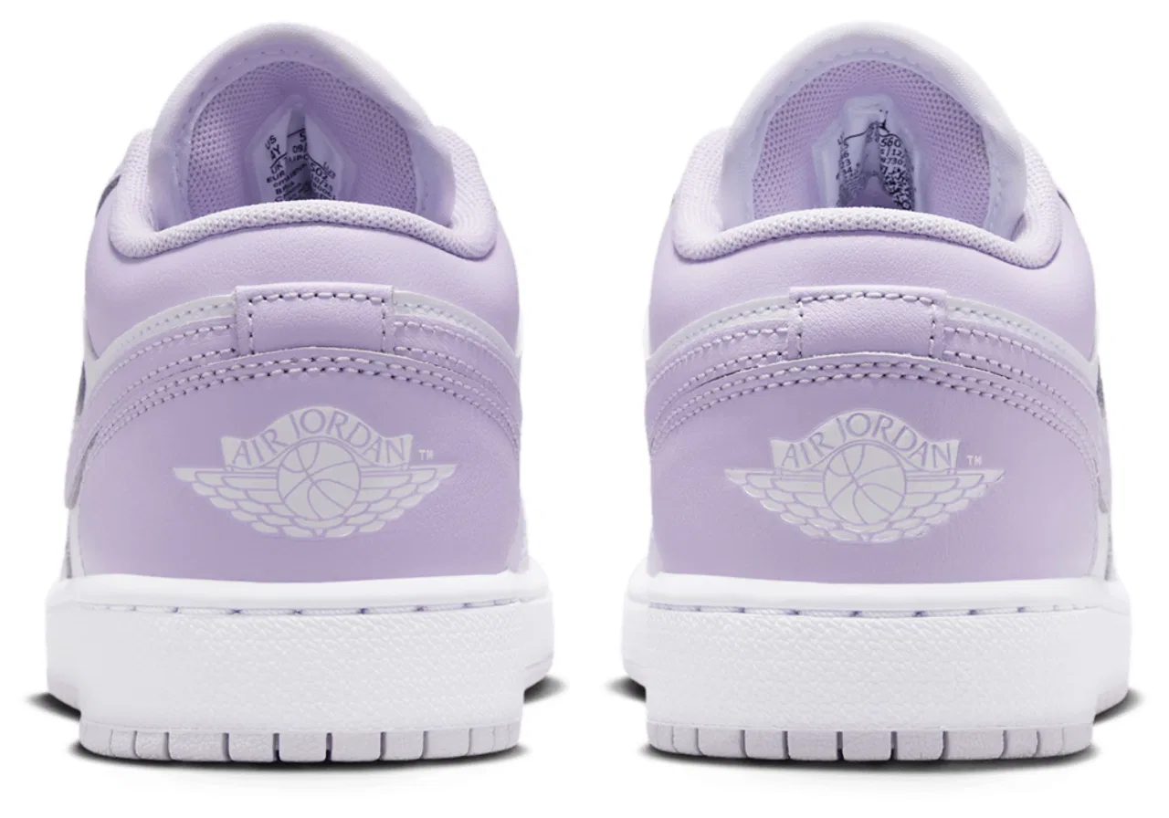 Кроссовки для девочек Jordan AJ 1 Low, цвет White/Barely Grape — фото 3