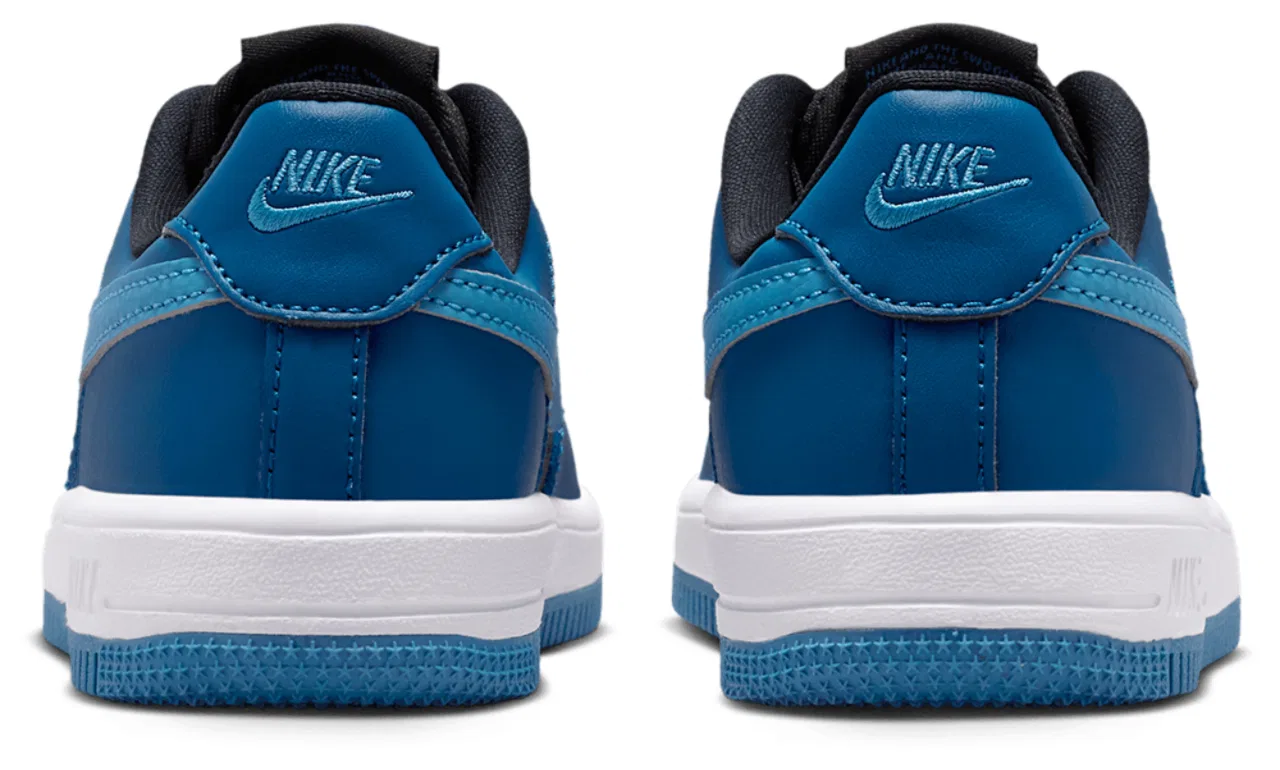 Кроссовки для мальчиков Nike Air Force 1 Low Lace, цвет Black/Dutch Blue/Court Blue — фото 3
