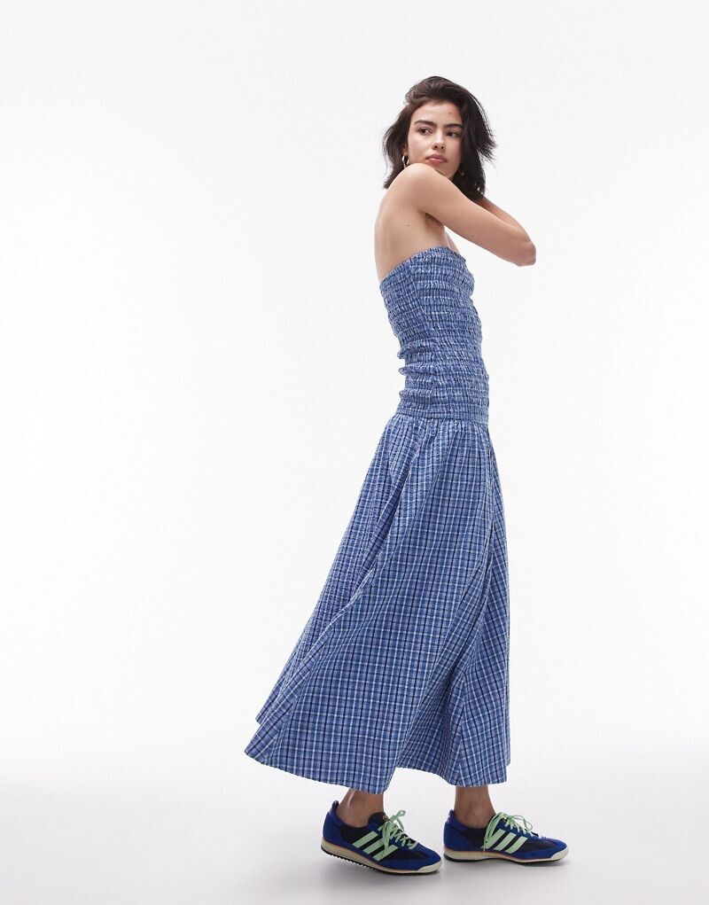 

Синее платье макси без бретелек со сборками Topshop