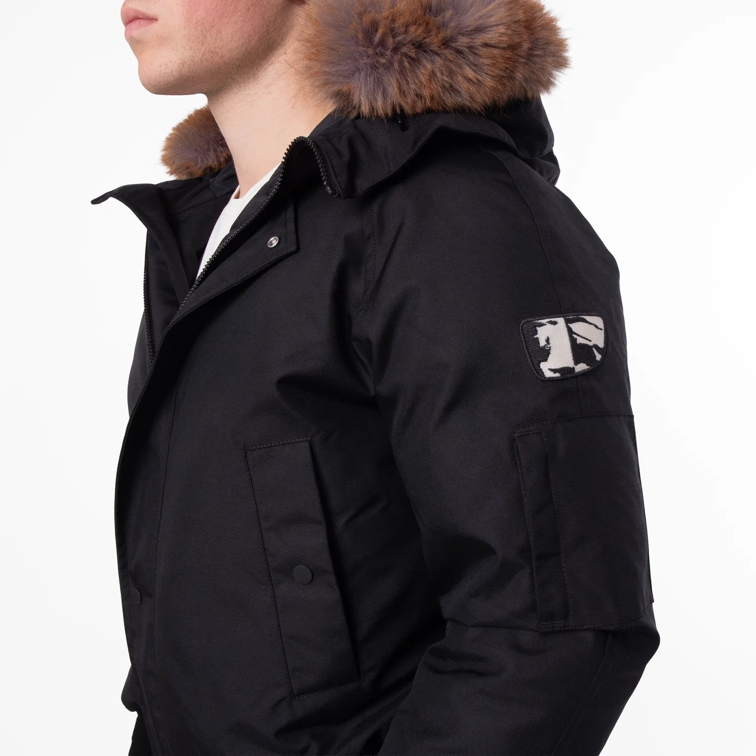 Куртка-бомбер с капюшоном с отделкой из искусственного меха Faux Fur Trim Hooded Bomber Jacket Burberry, Black — фото 2