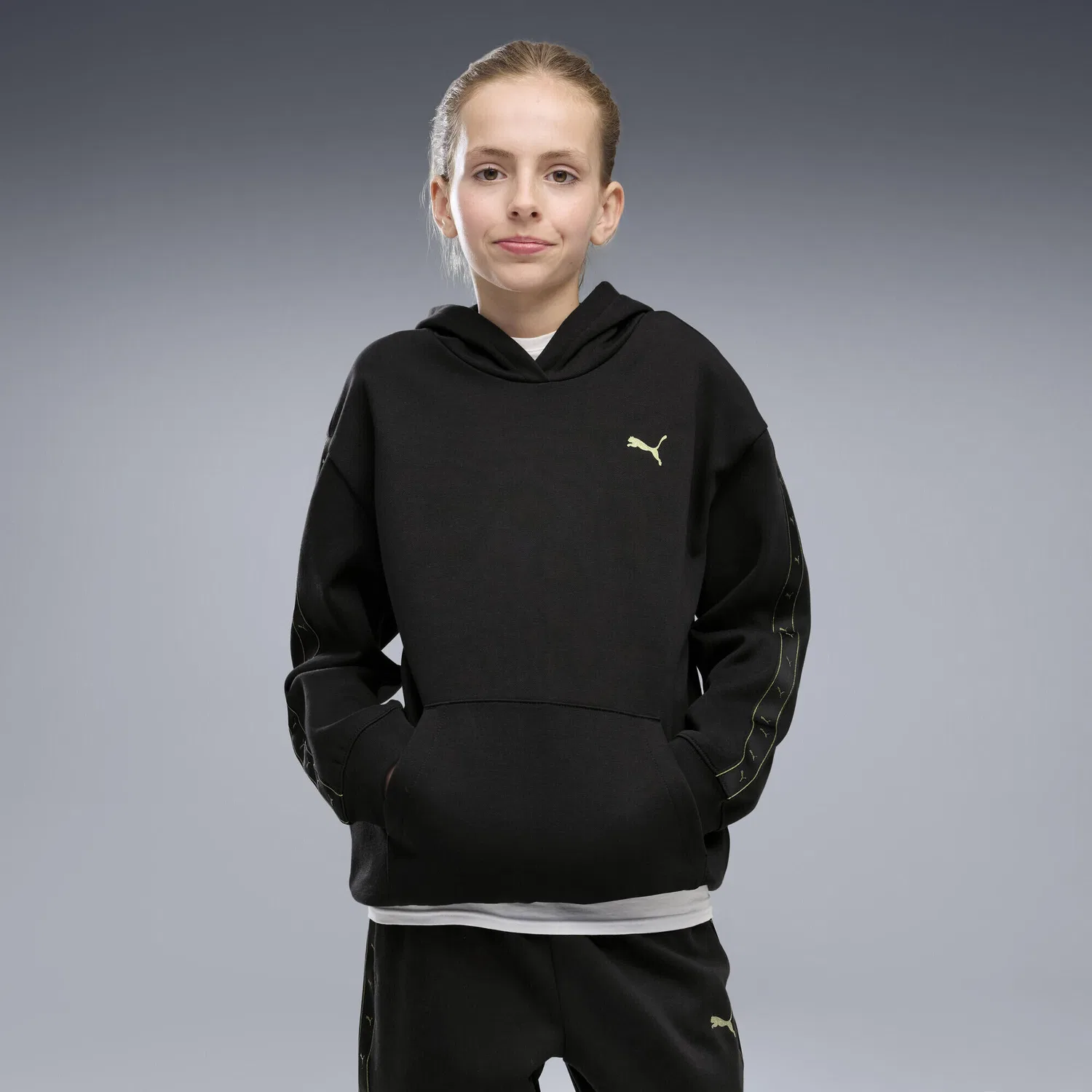 Детское худи с принтом Essentials Tape Relaxed Hoodie Madchen Puma, Schwarz — фото 2