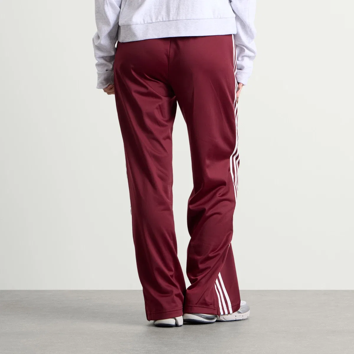 Женские спортивные брюки плиссированные Firebird Track Pant Adidas, Shadow Red — фото 3