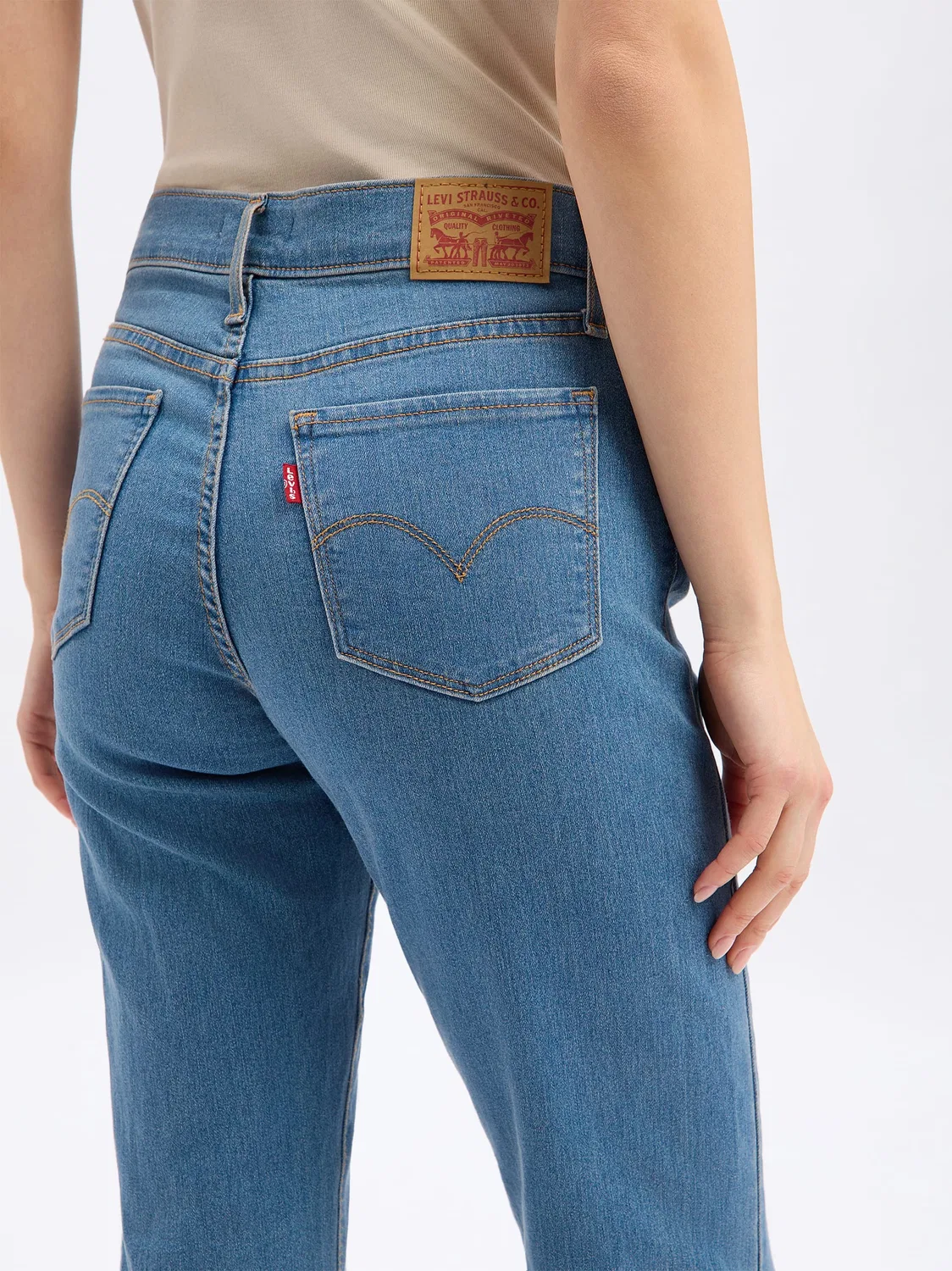 Женские джинсы bootcut Levi's, Medium Stone — фото 2
