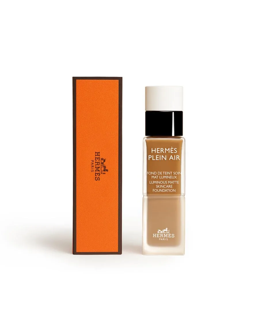 Тональная основа Plein Air, Luminous Matte Skincare Foundation, 1,11 унции HERMÈS, 67n caramel is a neutral deep бежевый — фото 2