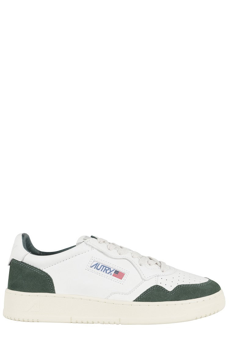 

Белые мужские кроссовки White Medalist Low Autry