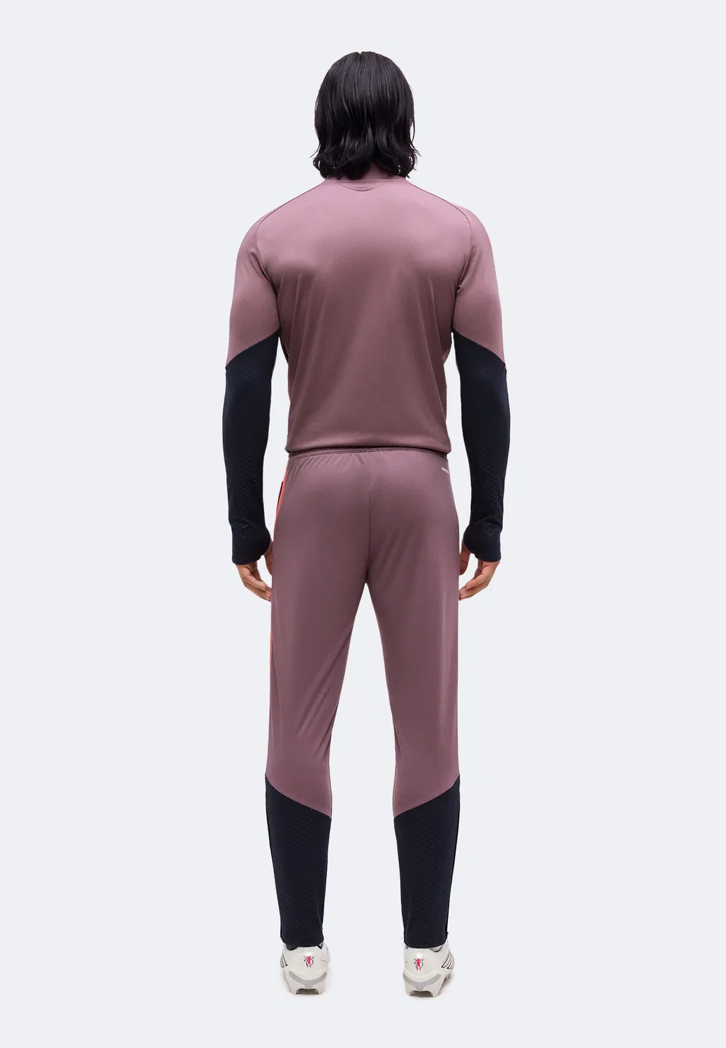 Тренировочные штаны ФК Бавария на Кубок 26/27 - клубная форма Adidas Performance, Shadow Fig/Legend Ink — фото 3