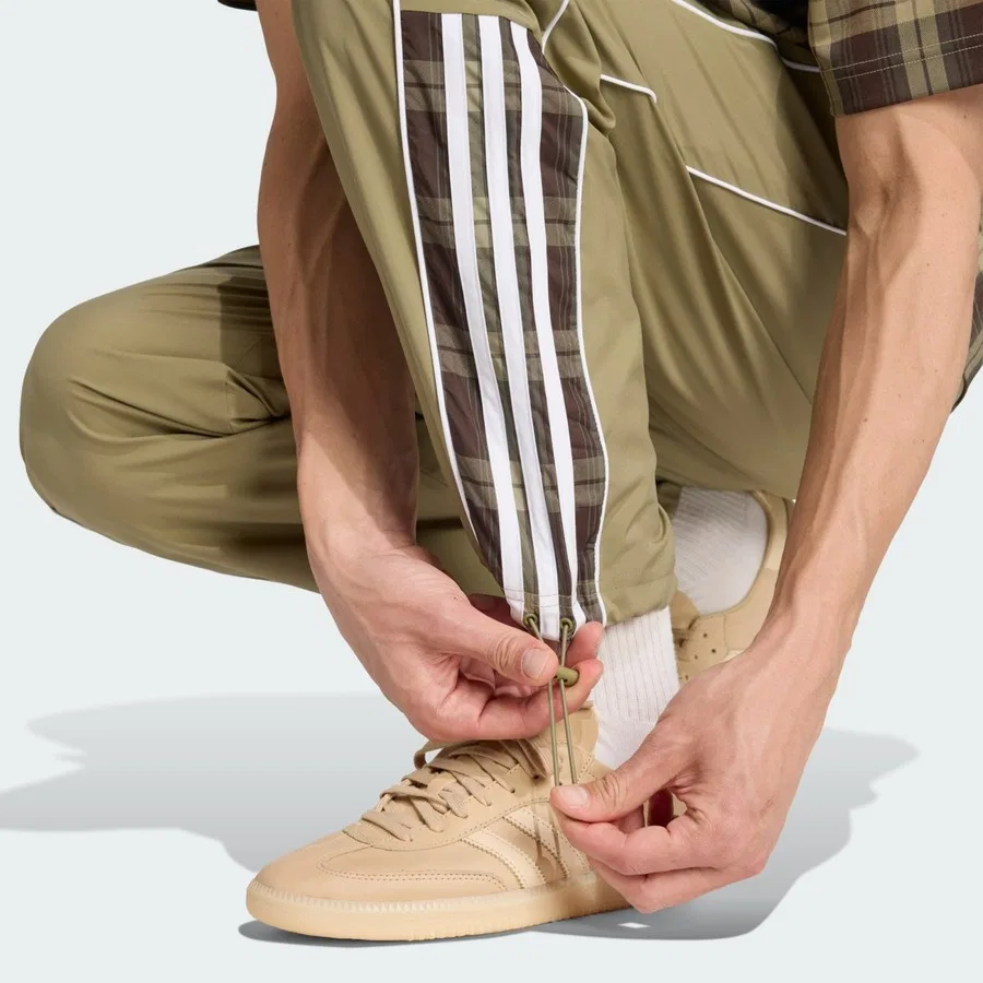 Спортивные брюки свободного кроя с принтом Tartan adidas Originals, Зеленый — фото 4