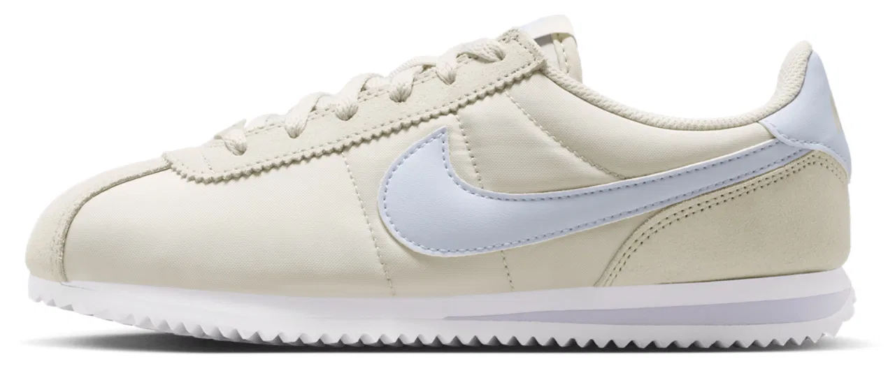 Кроссовки для мальчиков Cortez TXT Nike, цвет White/Ghost/Lt Bone — фото 2