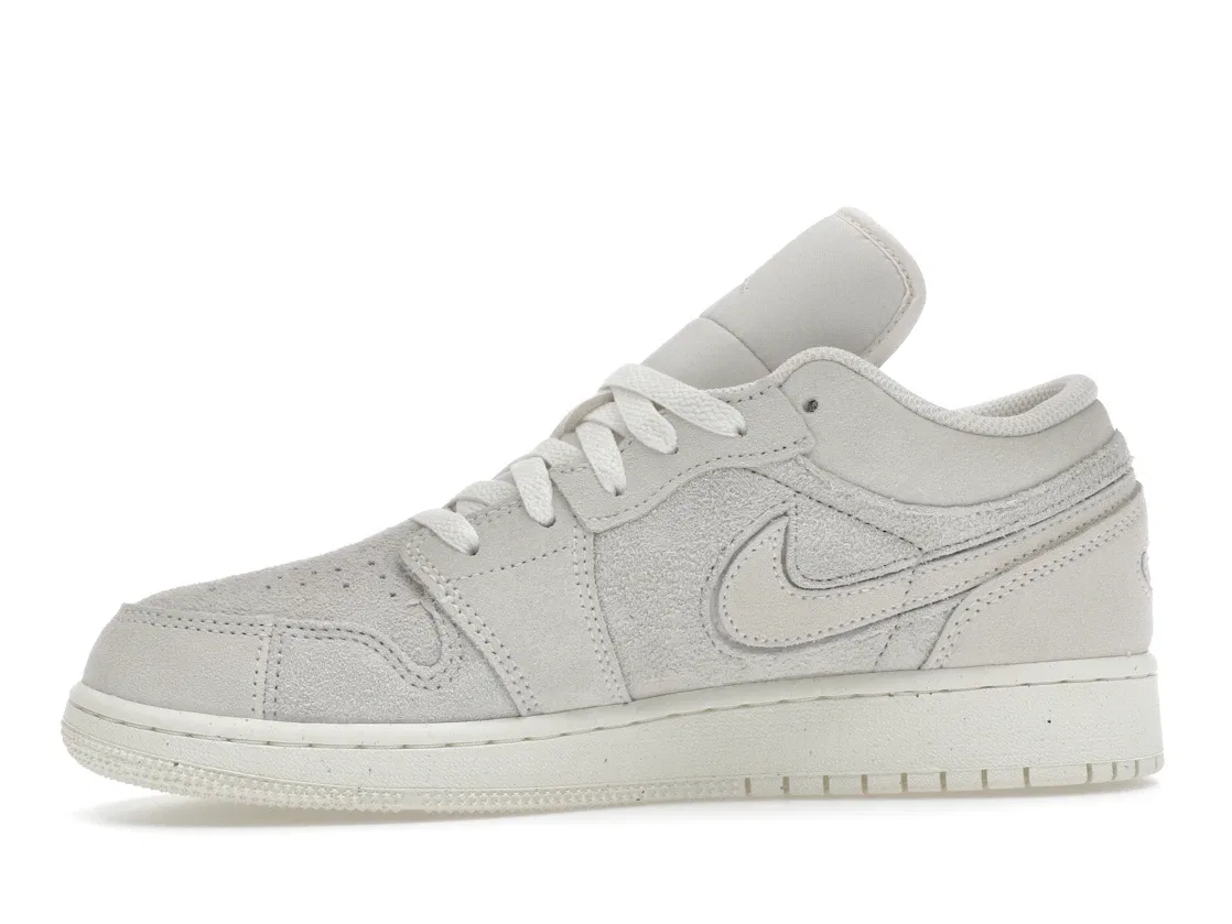 Детские кроссовки Lifestyle с принтом Jordan 1 Low SE Craft Jordan, Pale Ivory/Legend Light Brown/Sail — фото 3