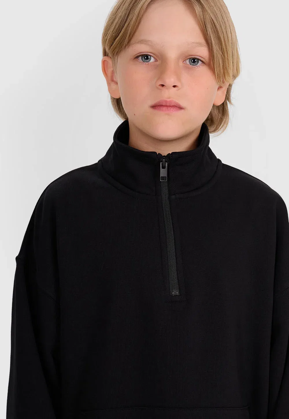 Bluza dresowa ze stójką z zamkiem chłopięca - толстовка 4F, Deep Black — фото 4