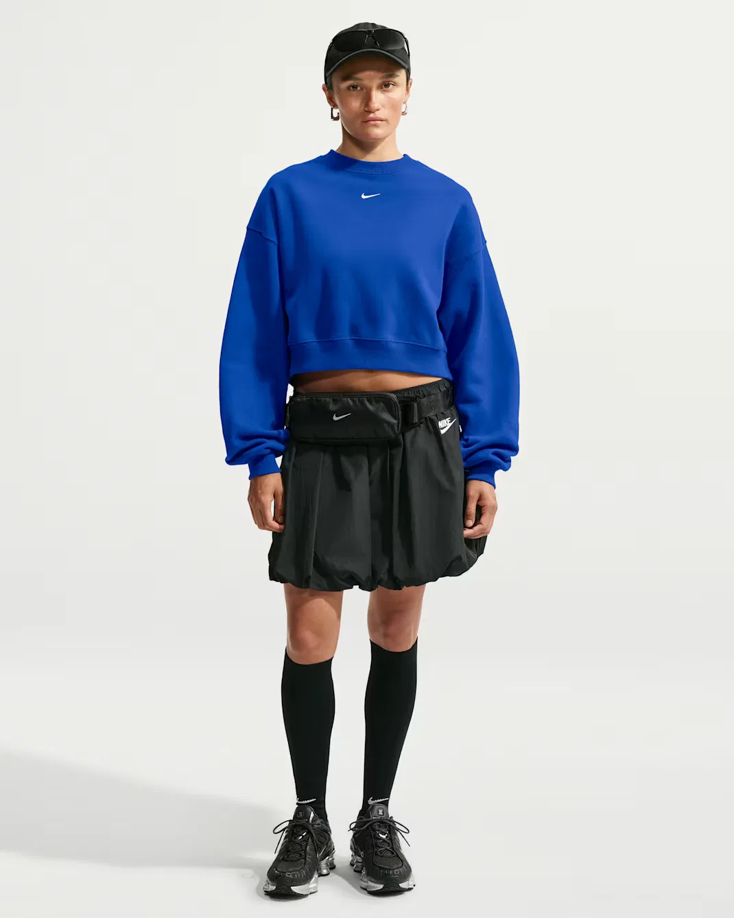 Женская укороченная футболка оверсайз с круглым вырезом Nike Studio Fleece Medium Weight, Old Royal/Sail — фото 4