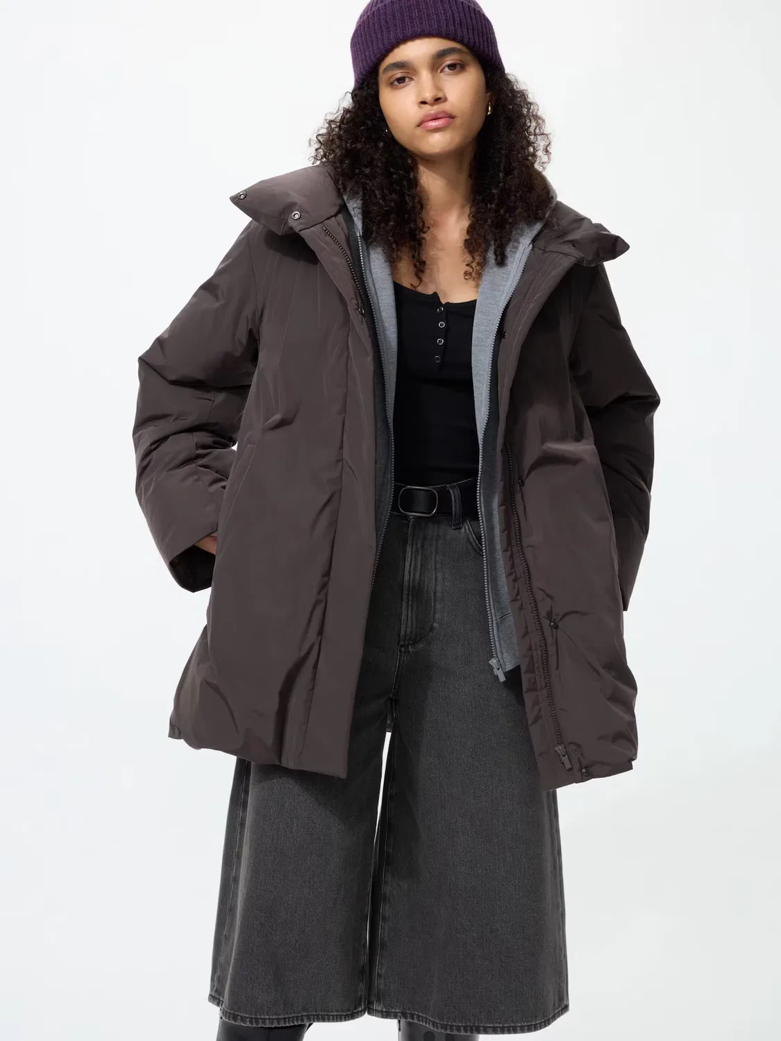 Пальто Uniqlo, пуховое короткое, нестеганое, темно-коричневый