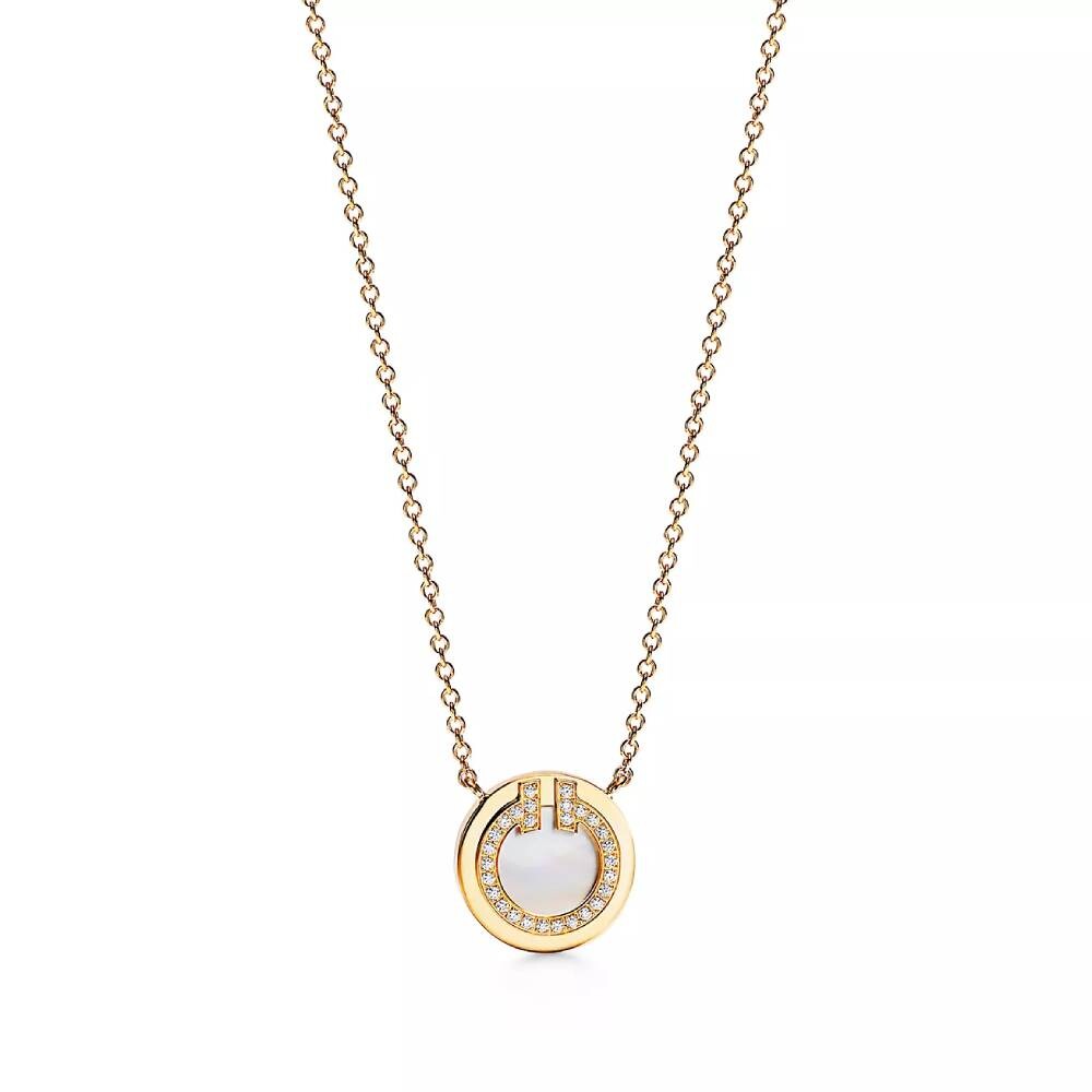 

Кулон с цепочкой Tiffany & Co. Diamond And Monther Of Perl Circle, желтое золото