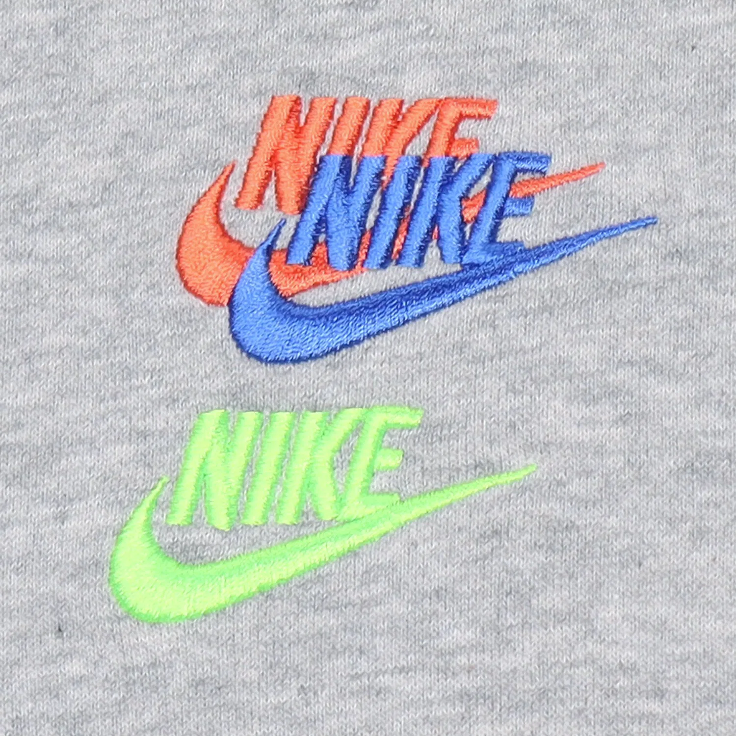 Мужской спортивный комплект с круглым вырезом Nike, серый/черный — фото 4