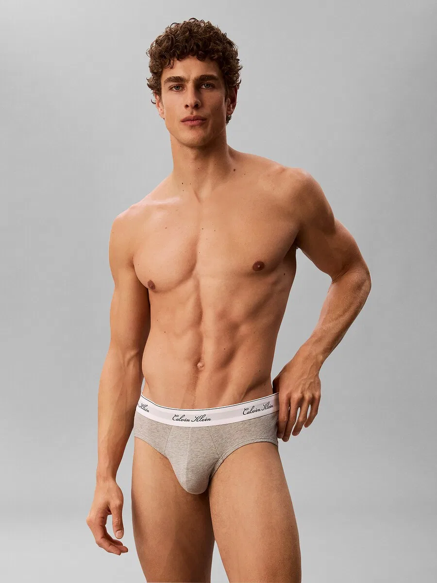 Трусики Calvin Klein разных цветов — фото 2