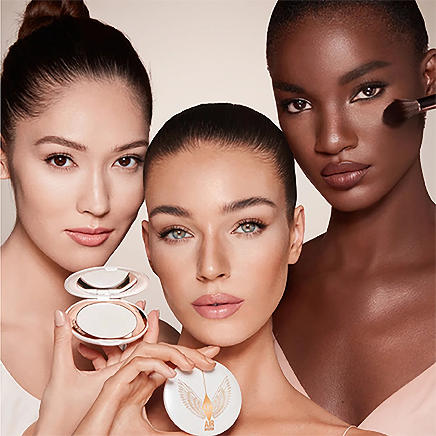 Пудра матирующая осветляющая Airbrush Brightening Flawless Finish Charlotte Tilbury, Tan/Deep — фото 4