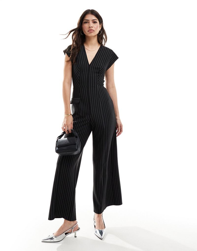 

Комбинезон в тонкую полоску с широкими штанинами ASOS DESIGN