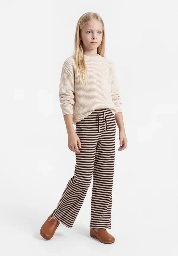 Брюки с высокой растяжимостью Nkfsuraja straight pant Name It Coffee/Peyote, черный