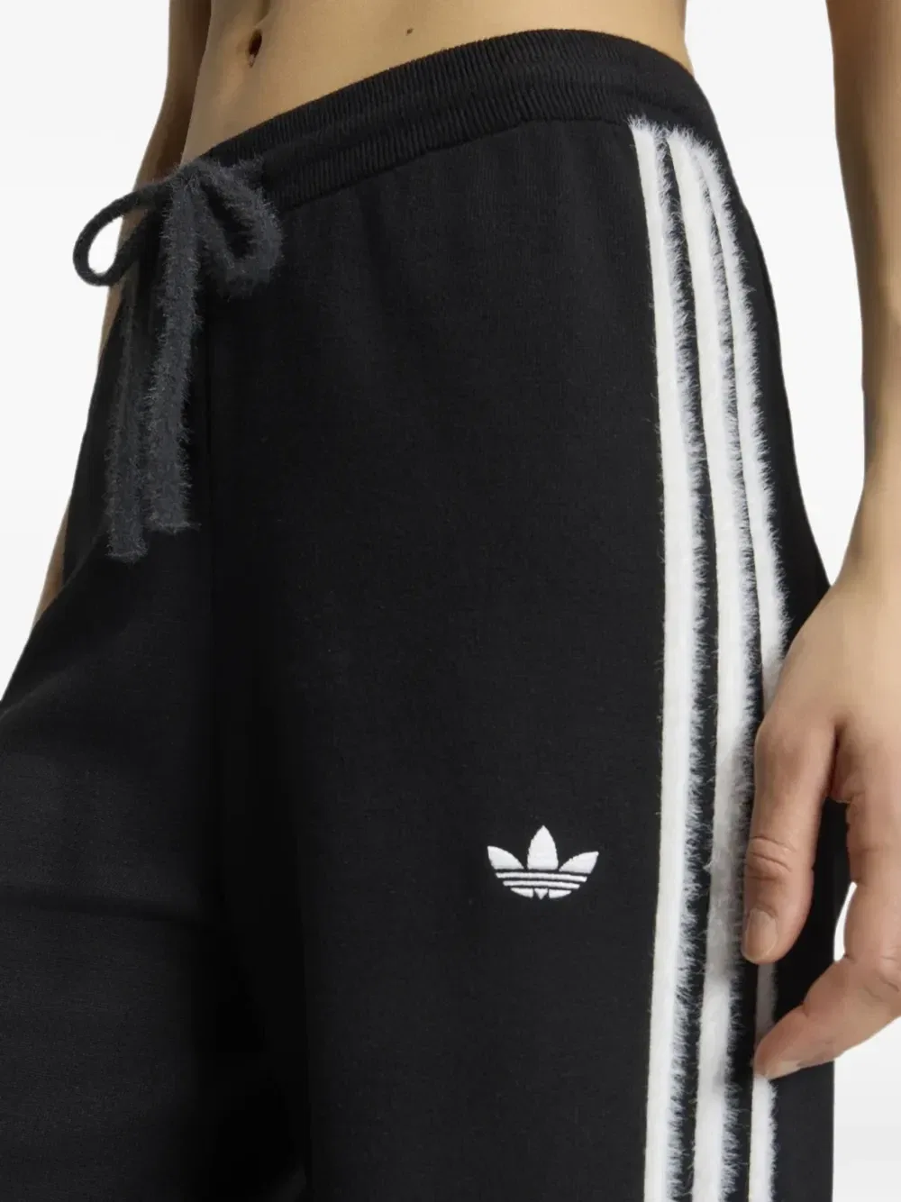 Спортивные брюки Firebird с вышитым логотипом и боковыми полосками Adidas, черный — фото 3