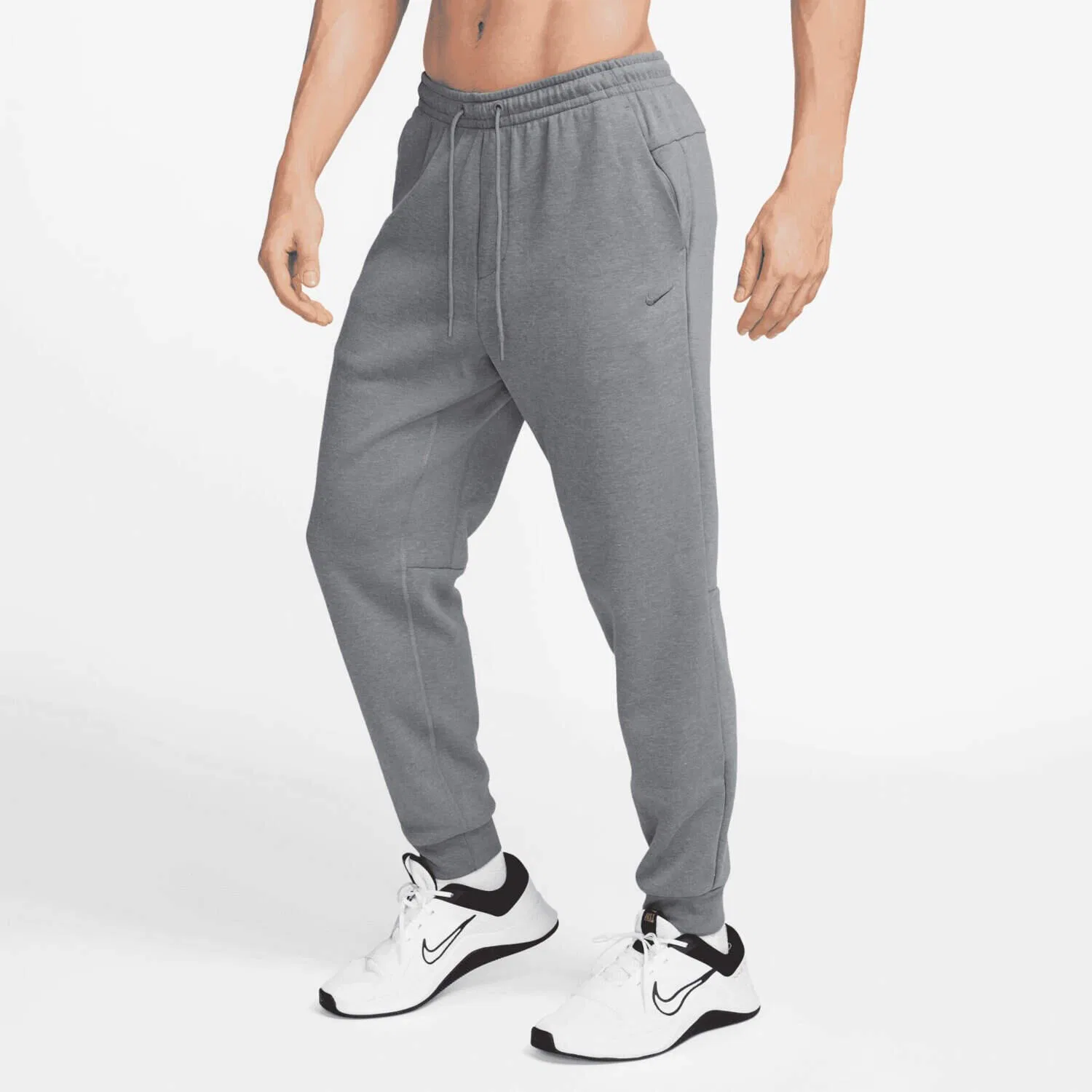 Мужские спортивные штаны с технологией Dri-FIT Primary Nike, Grau — фото 3