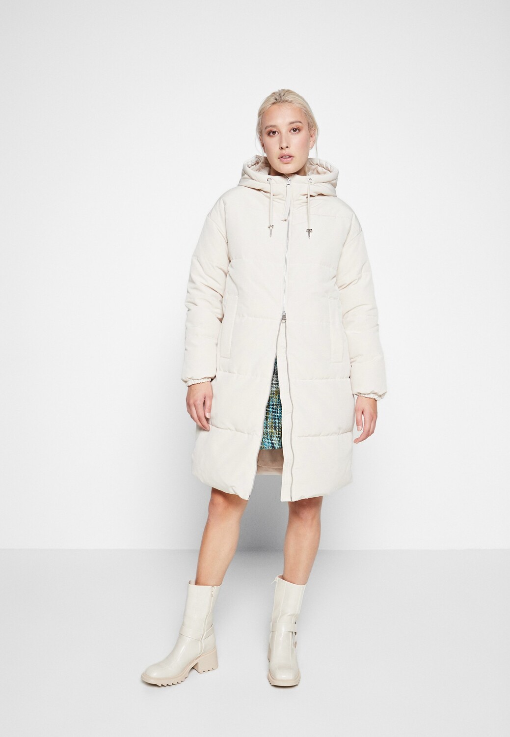 

Пуховик Vero Moda, кремовый, Бежевый, Пуховик Vero Moda, кремовый