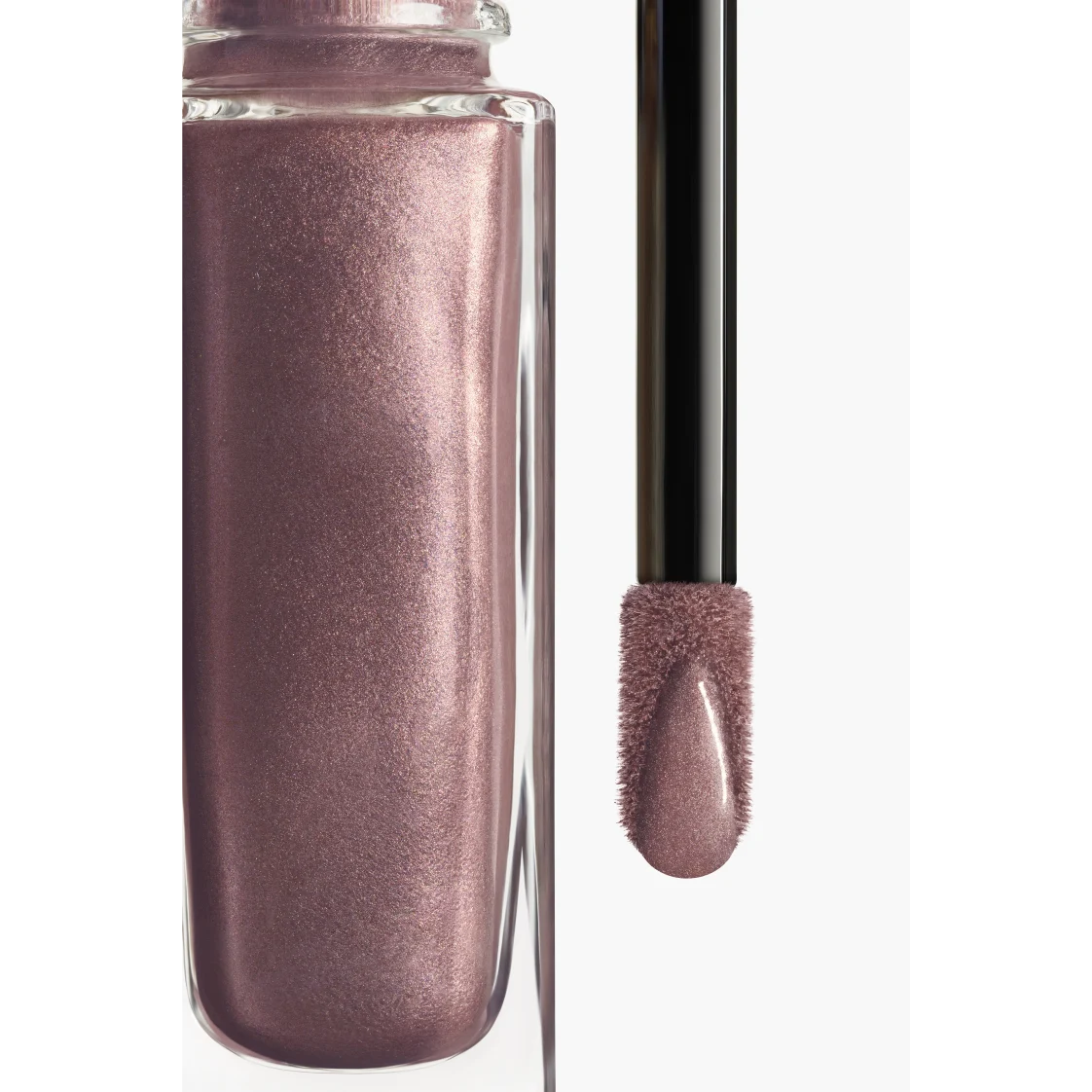 

Стойкие жидкие тени Ombre Première Laque Longwear Chanel, 32 Vastness