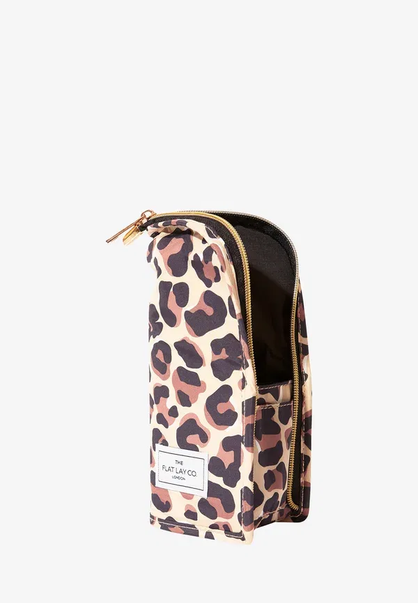 Косметичка с подставкой для кистей, чехол, The Flat Lay Co, Leopard Print The Flat Lay Co. — фото 2