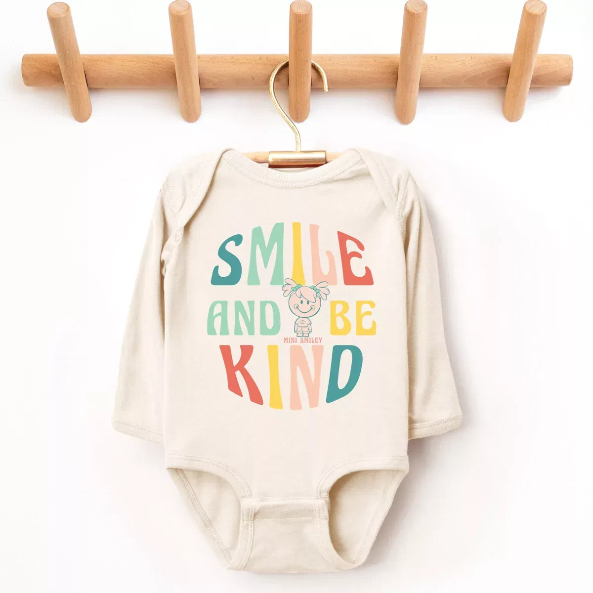 Детское боди с длинным рукавом Mini Smiley Smile and Be Kind Aria The Juniper Shop, Natural — фото 2