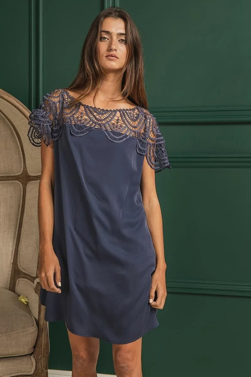 Женское платье А-силуэта с кружевной кокеткой Crochet Lace Yoke Detailed Wrinkled Dress, Deep Navy — фото 4