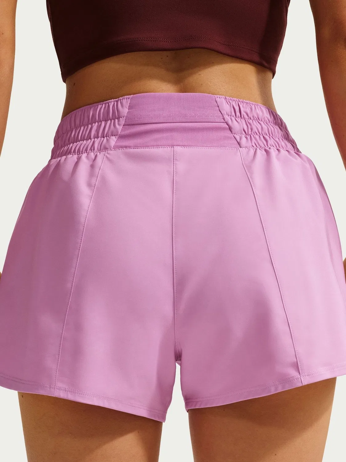 Шорты Nike Magenta Pink One Dri-FIT со средней посадкой, 3 дюйма, на подкладке — фото 4